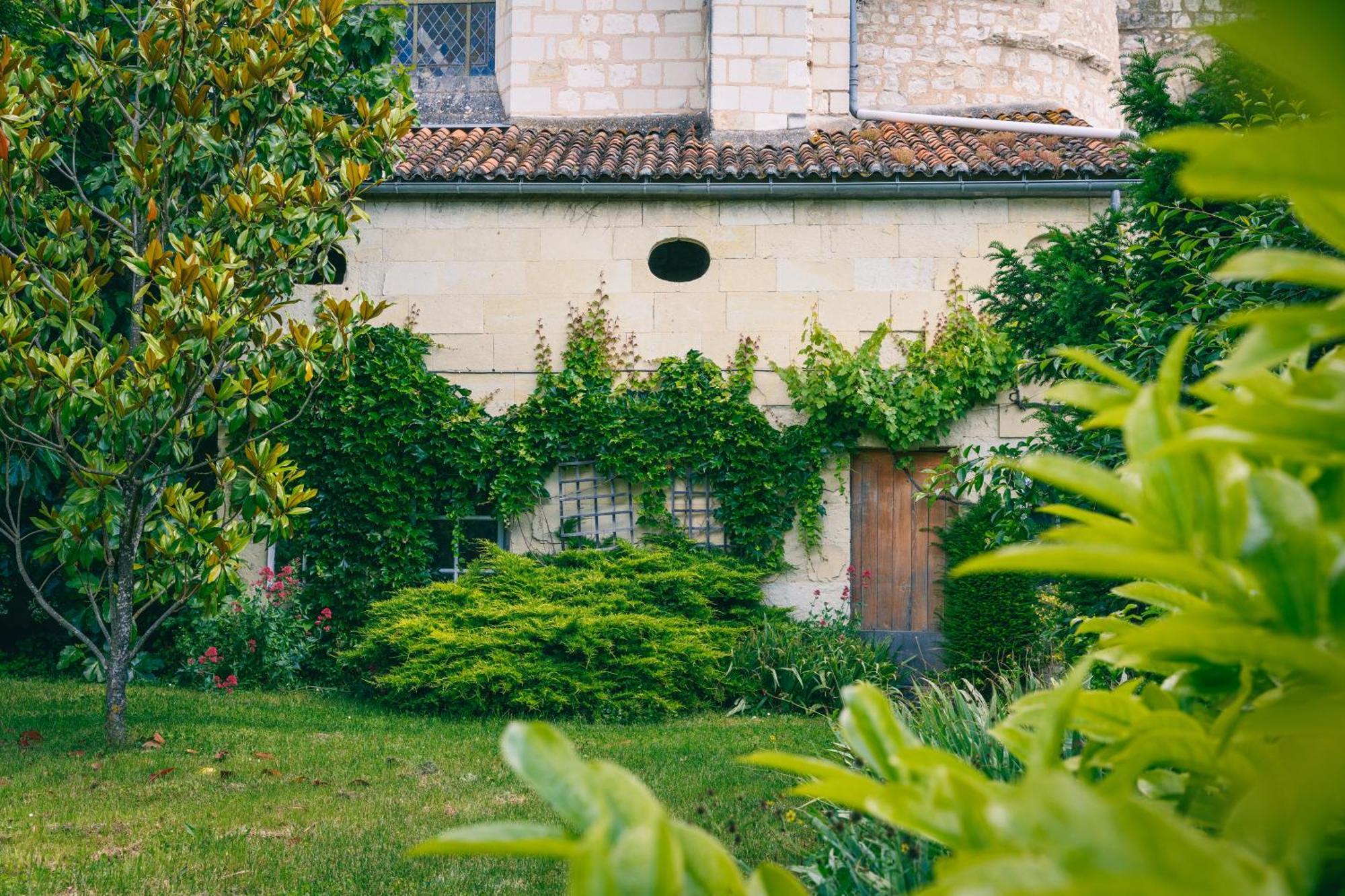 Le Prieure Sainte Croix Hotel Loudun Exterior foto